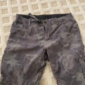 Prana camo shorts men’s 34